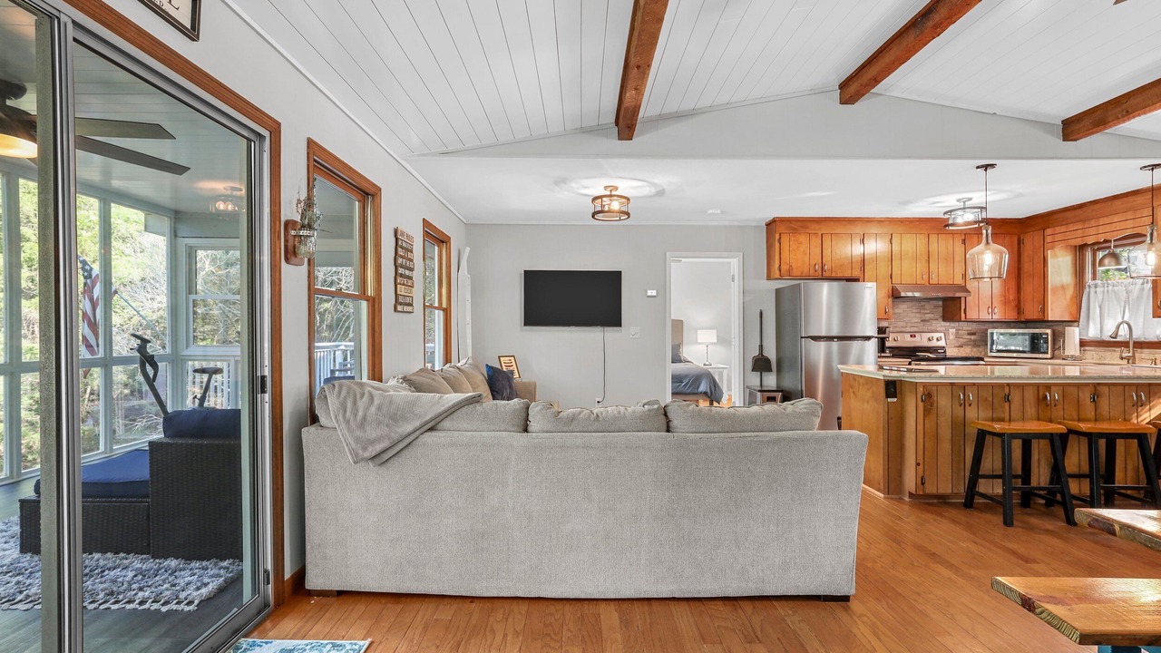 Photo of Livingroom in Reed Creek