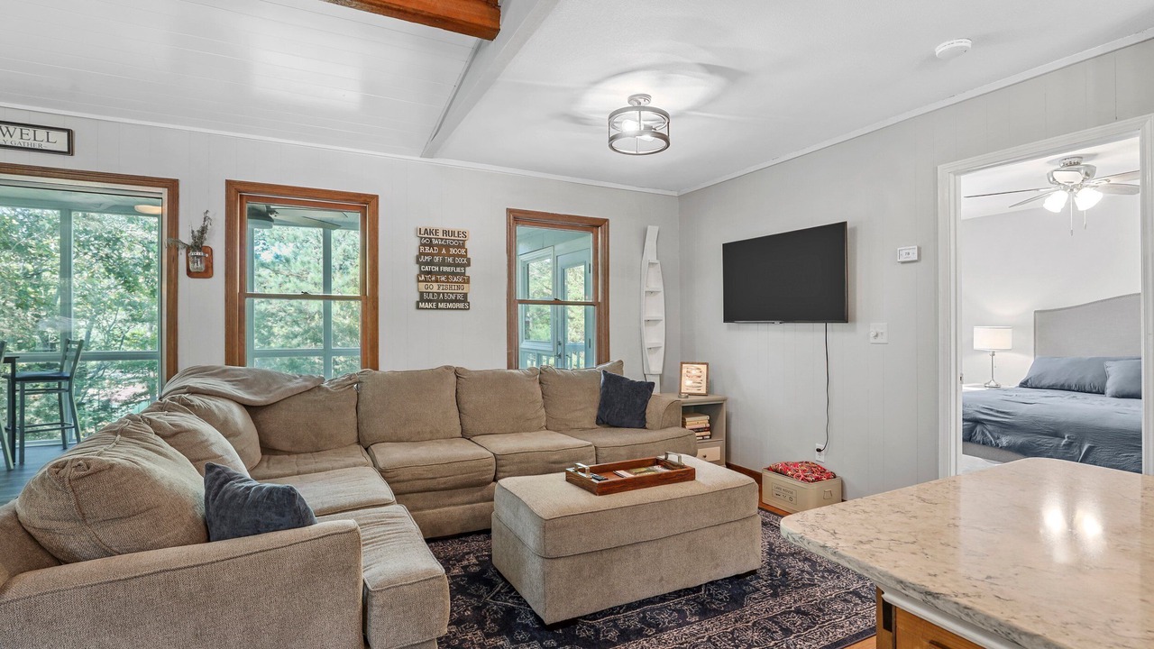 Photo of Livingroom in Reed Creek