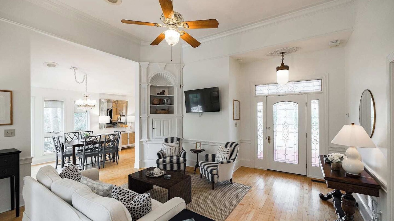 Photo of Livingroom in Watkinsville