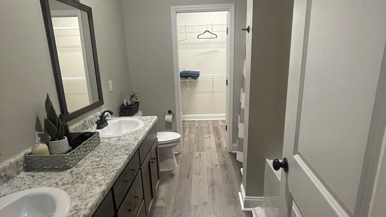 Photo of Bathroom in Adel