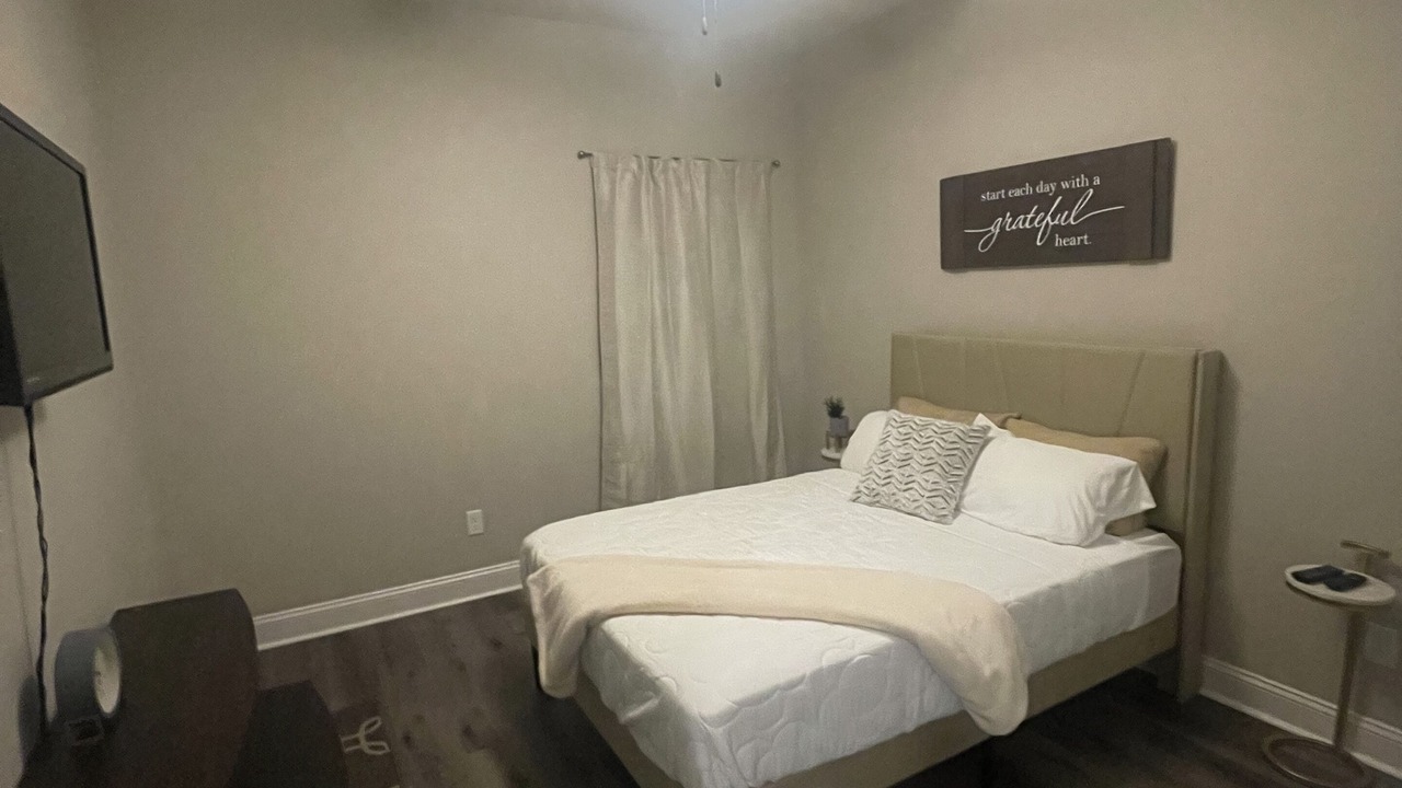 Photo of Bedroom in Adel