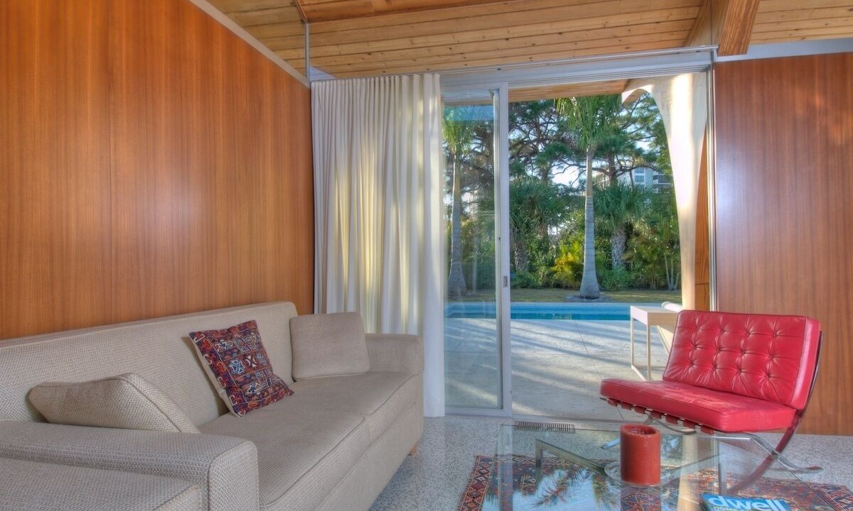 Photo of Livingroom in Golden Beach