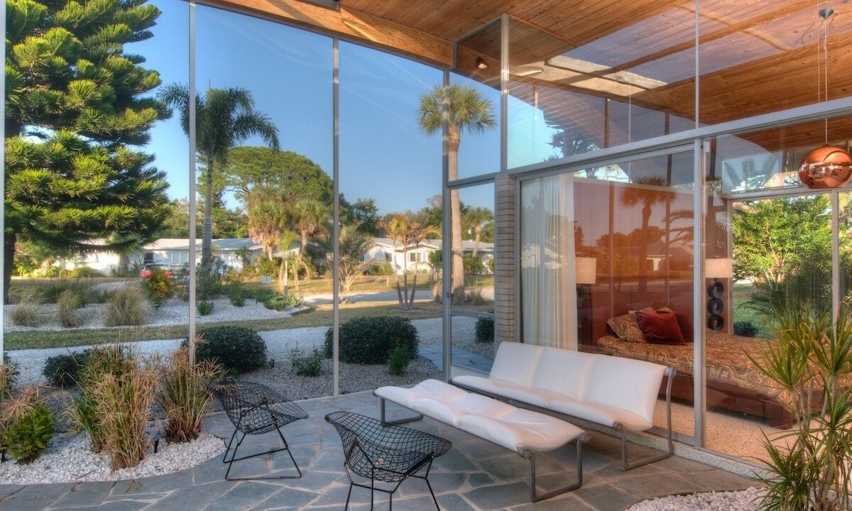Photo of Patio Balcony in Golden Beach