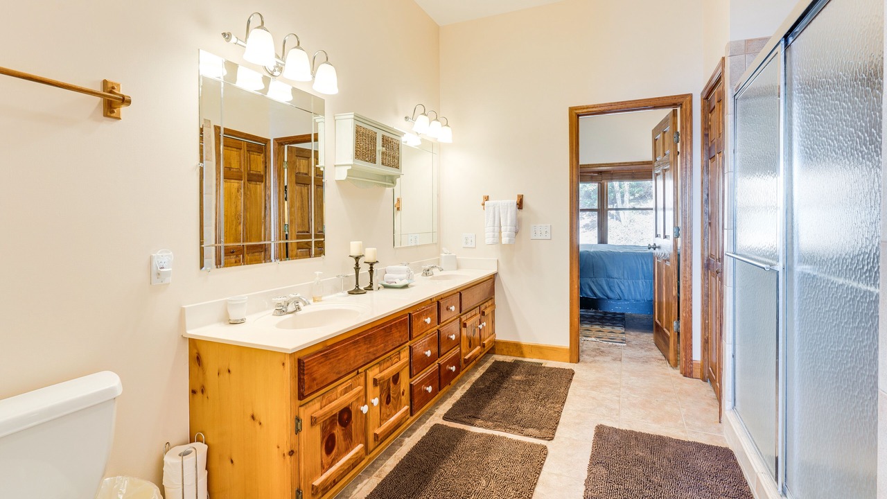 Photo of Bathroom in Hayesville