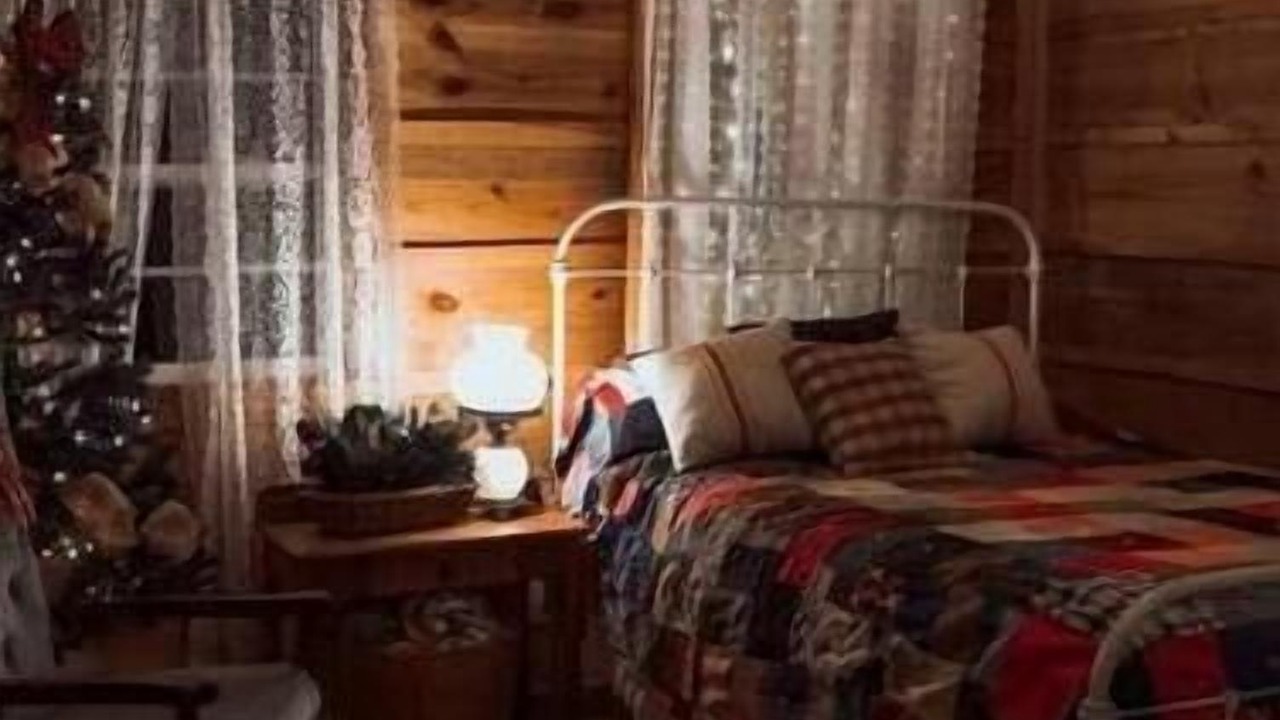Photo of Bedroom in Abbeville County