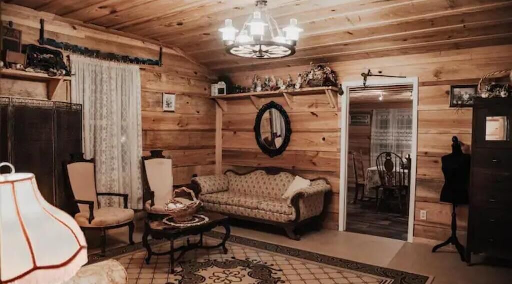 Photo of Livingroom in Abbeville County