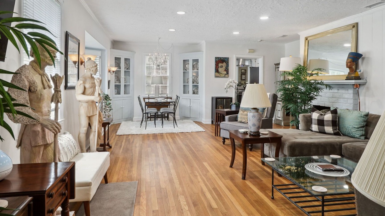 Photo of Livingroom in Midtown