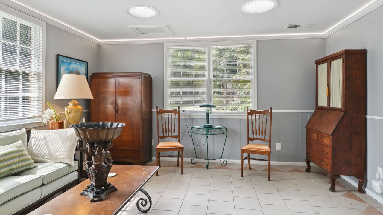 Photo of Livingroom in Midtown