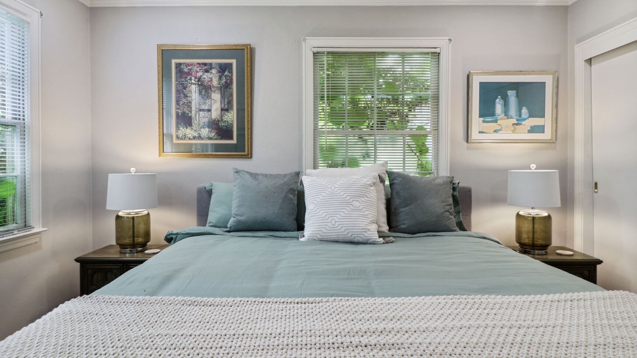 Photo of Bedroom in Midtown
