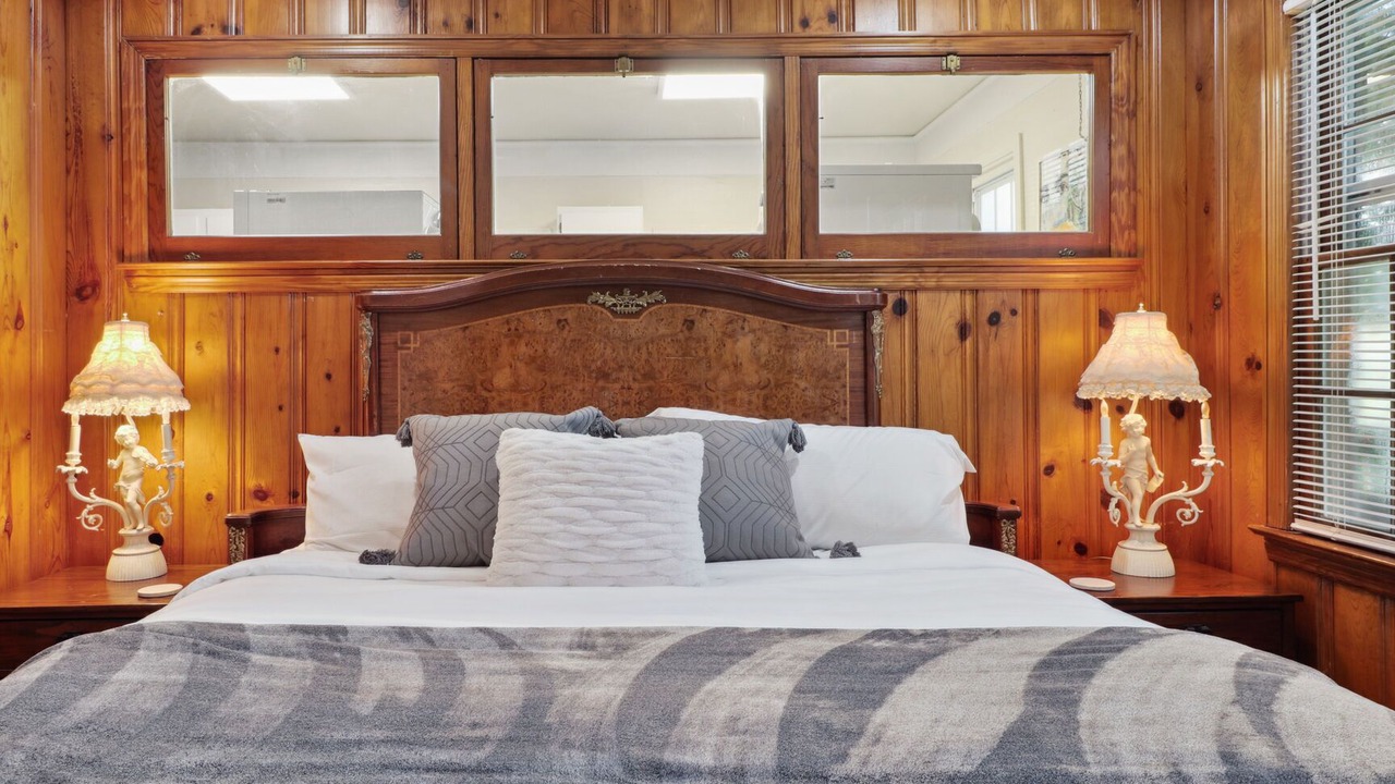 Photo of Bedroom in Midtown