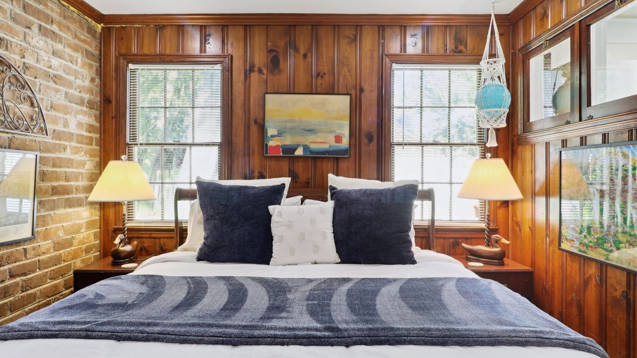 Photo of Bedroom in Midtown