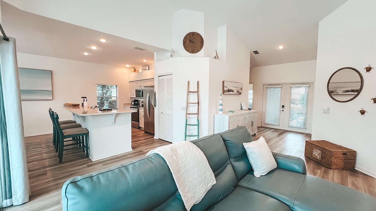 Photo of Livingroom in Falcons Glen