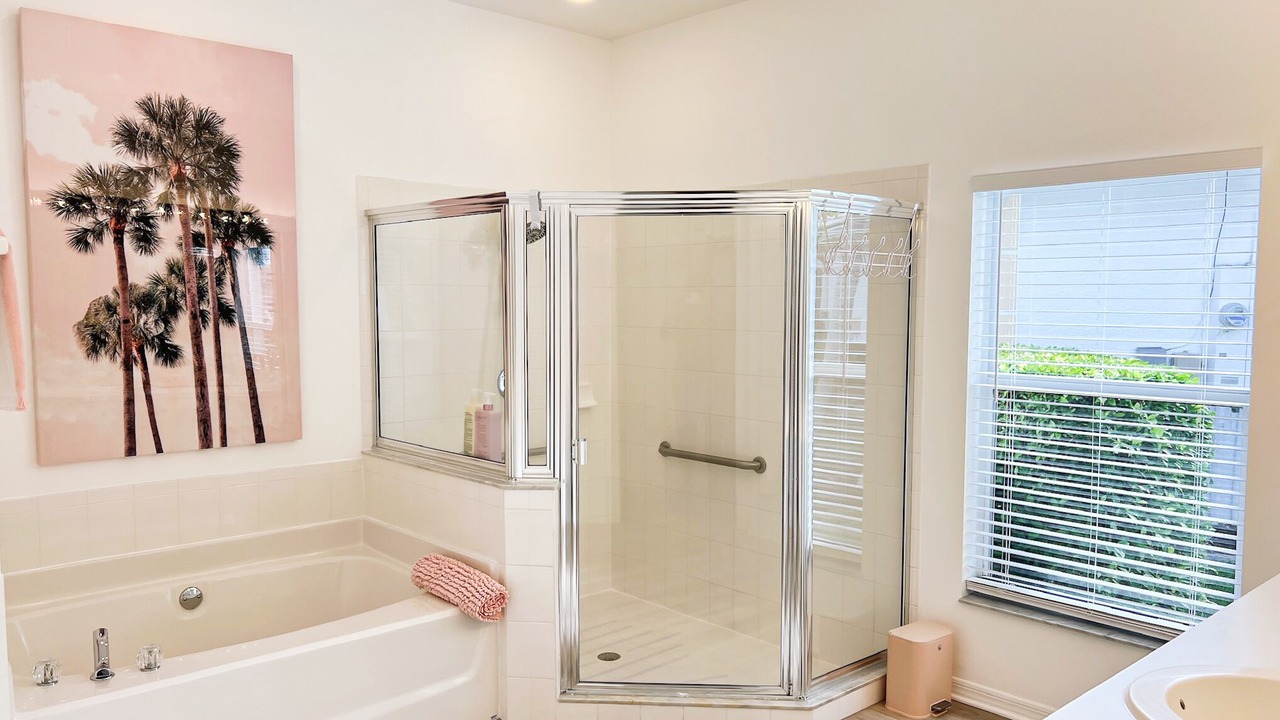 Photo of Bathroom in Falcons Glen