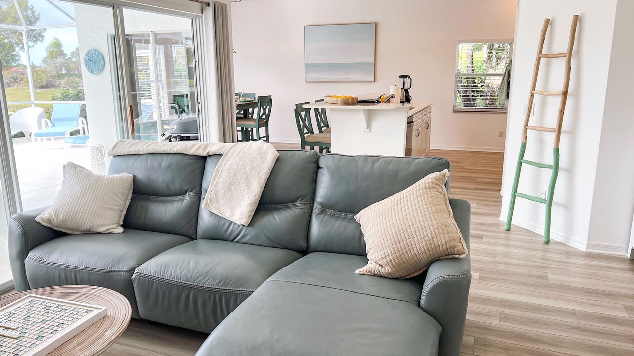 Photo of Livingroom in Falcons Glen