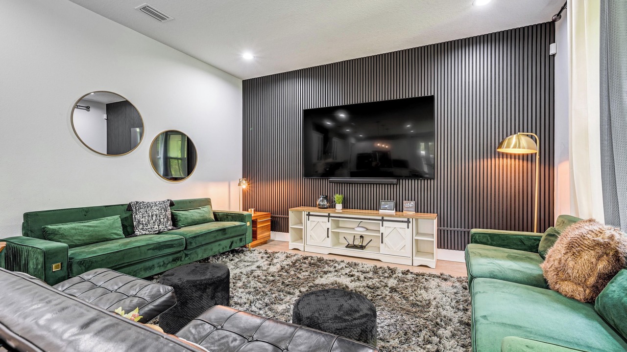 Photo of Livingroom in Bearss Plaza