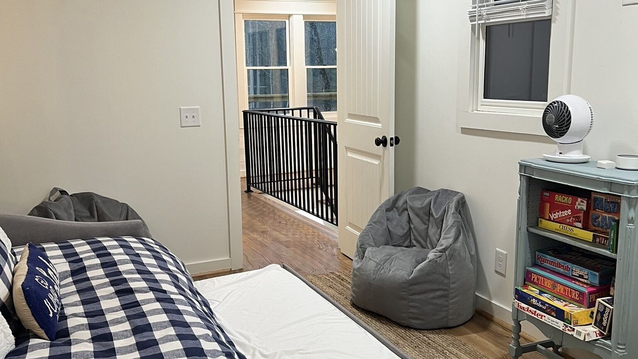 Photo of Bedroom in Mountain Rest