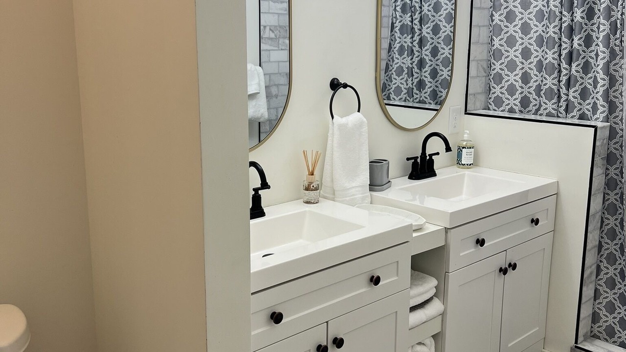 Photo of Bathroom in Mountain Rest