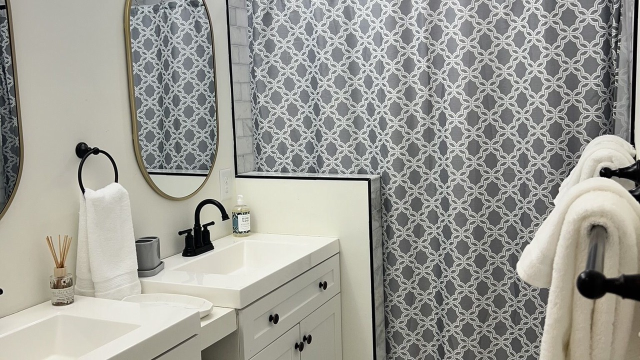 Photo of Bathroom in Mountain Rest