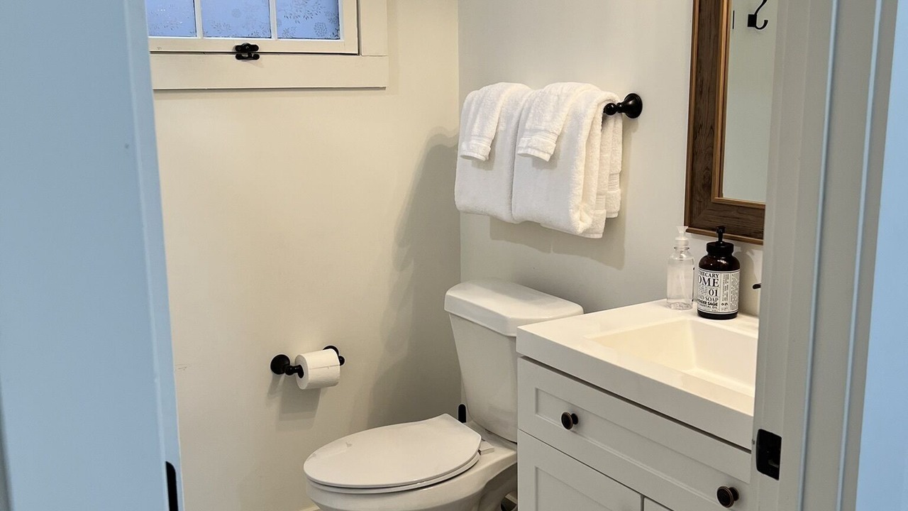 Photo of Bathroom in Mountain Rest