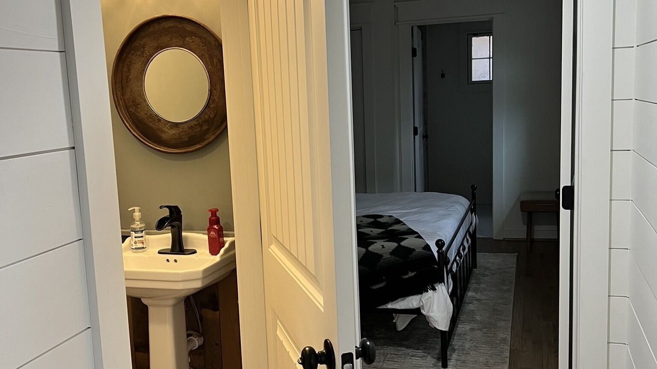 Photo of Bedroom in Mountain Rest