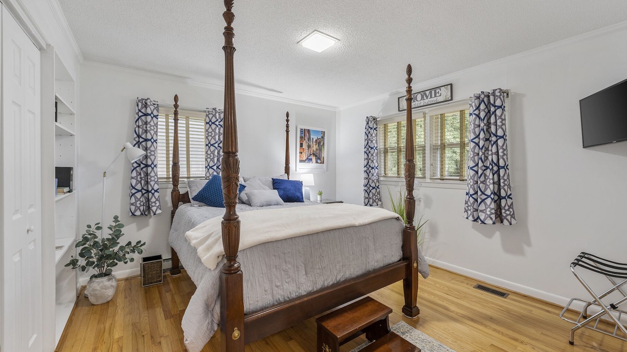 Photo of Bedroom in Anderson