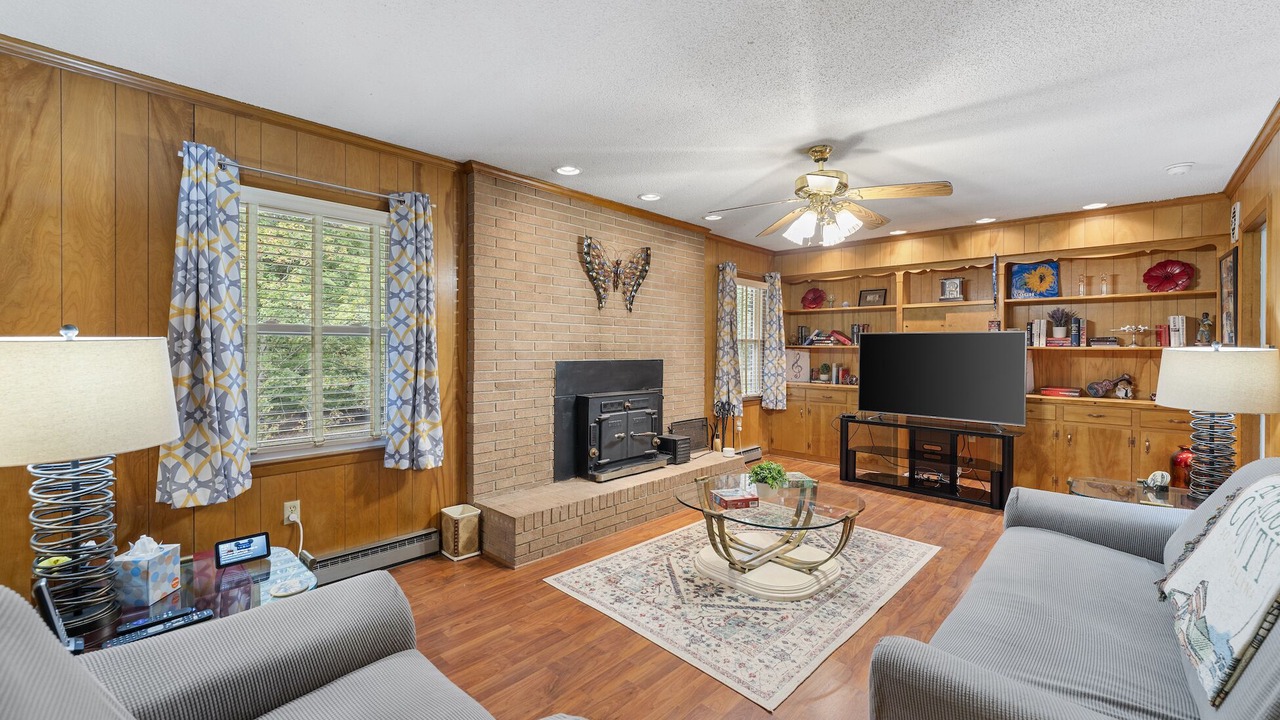 Photo of Livingroom in Anderson
