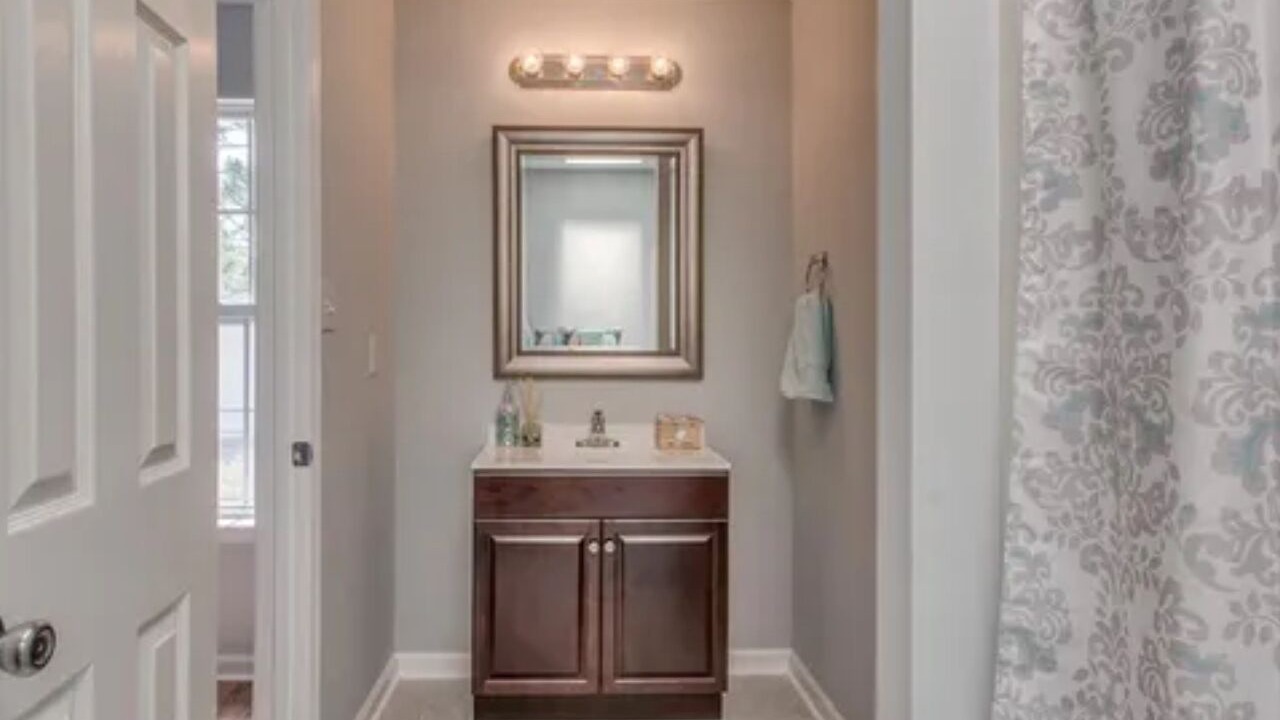 Photo of Bathroom in Peach Orchard