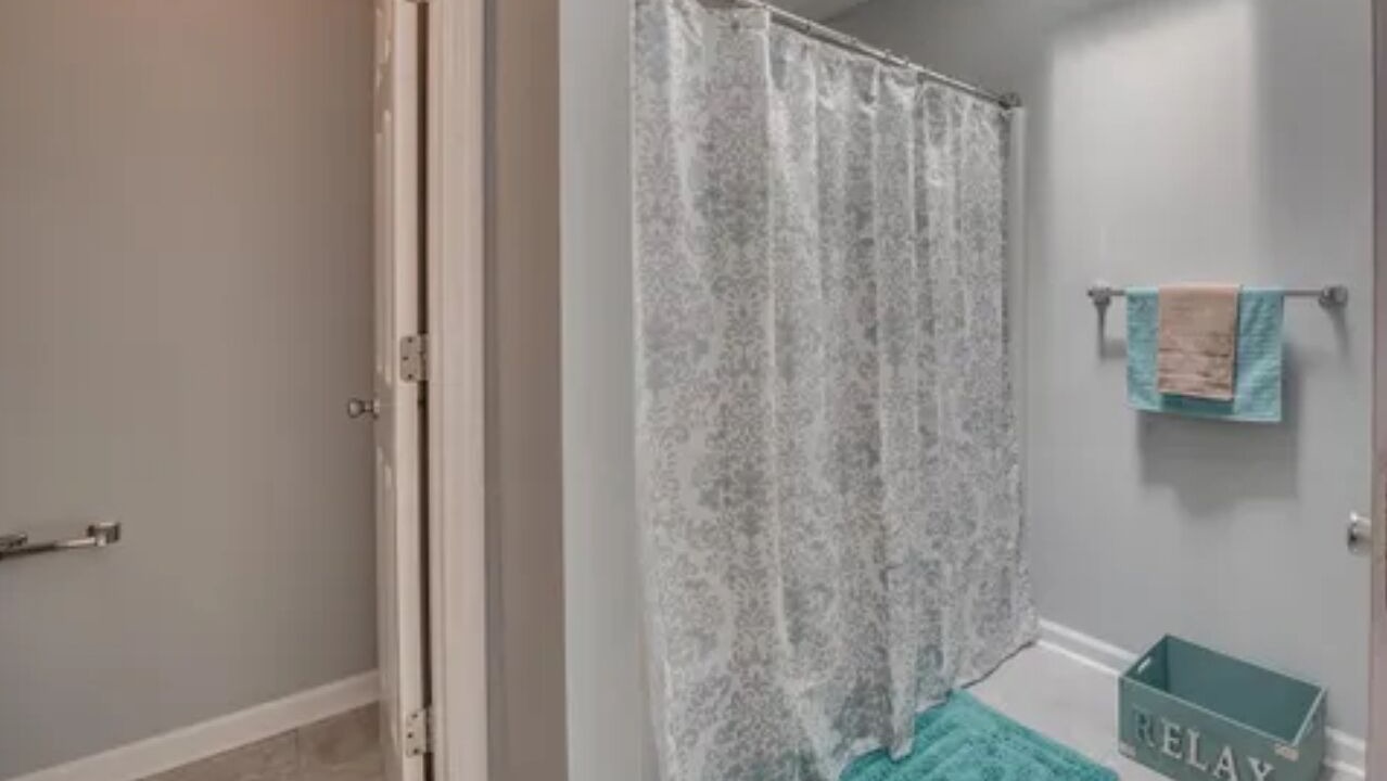 Photo of Bathroom in Peach Orchard