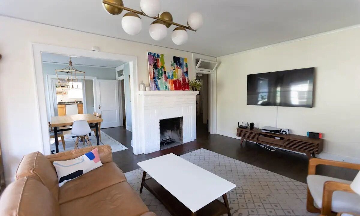 Photo of Livingroom in Midtown