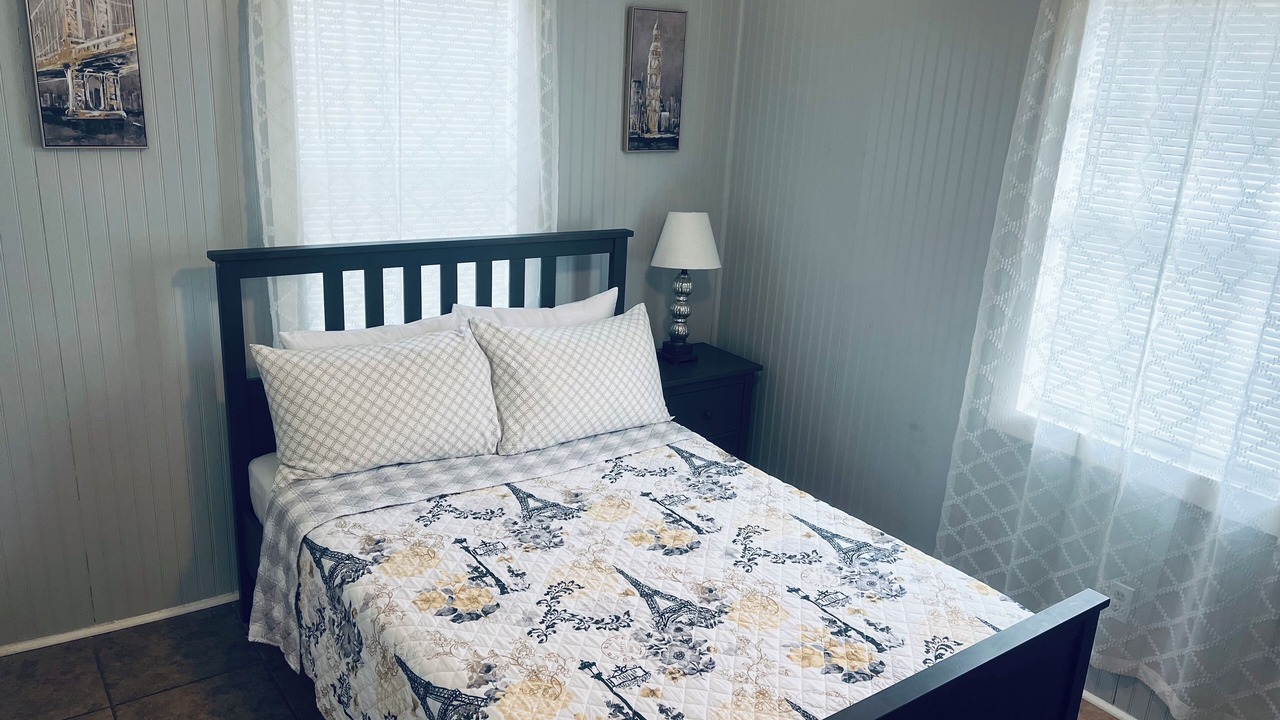 Photo of Bedroom in Garden City