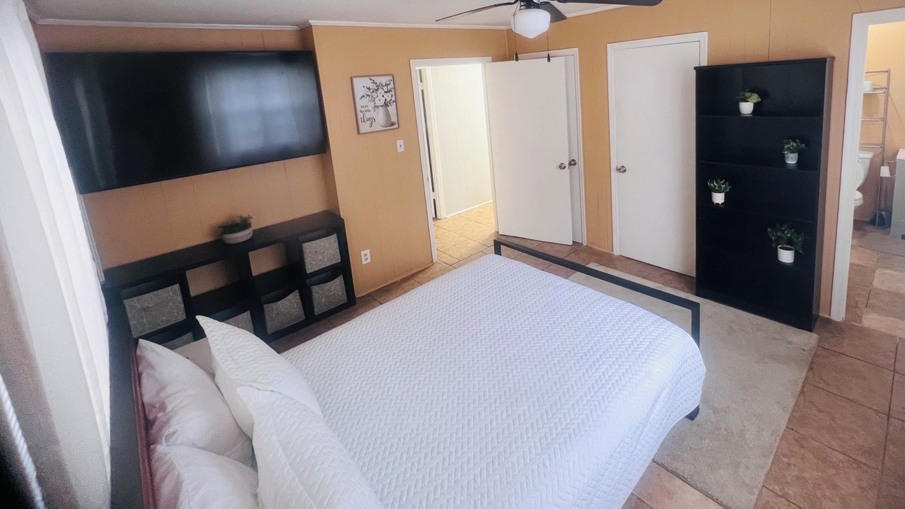 Photo of Bedroom in Garden City
