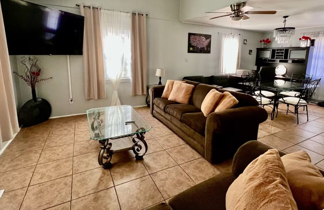 Photo of Livingroom in Garden City