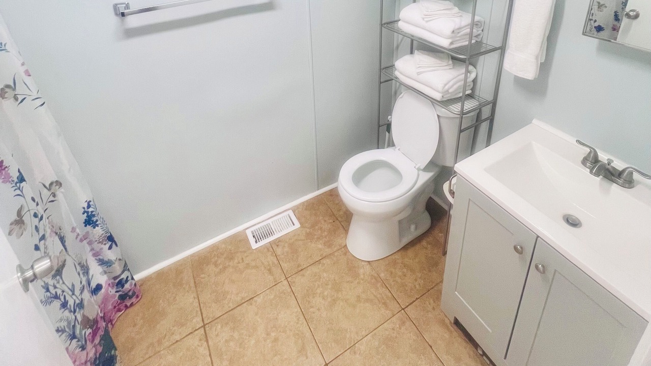 Photo of Bathroom in Garden City