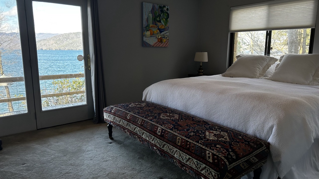 Photo of Bedroom in Salem