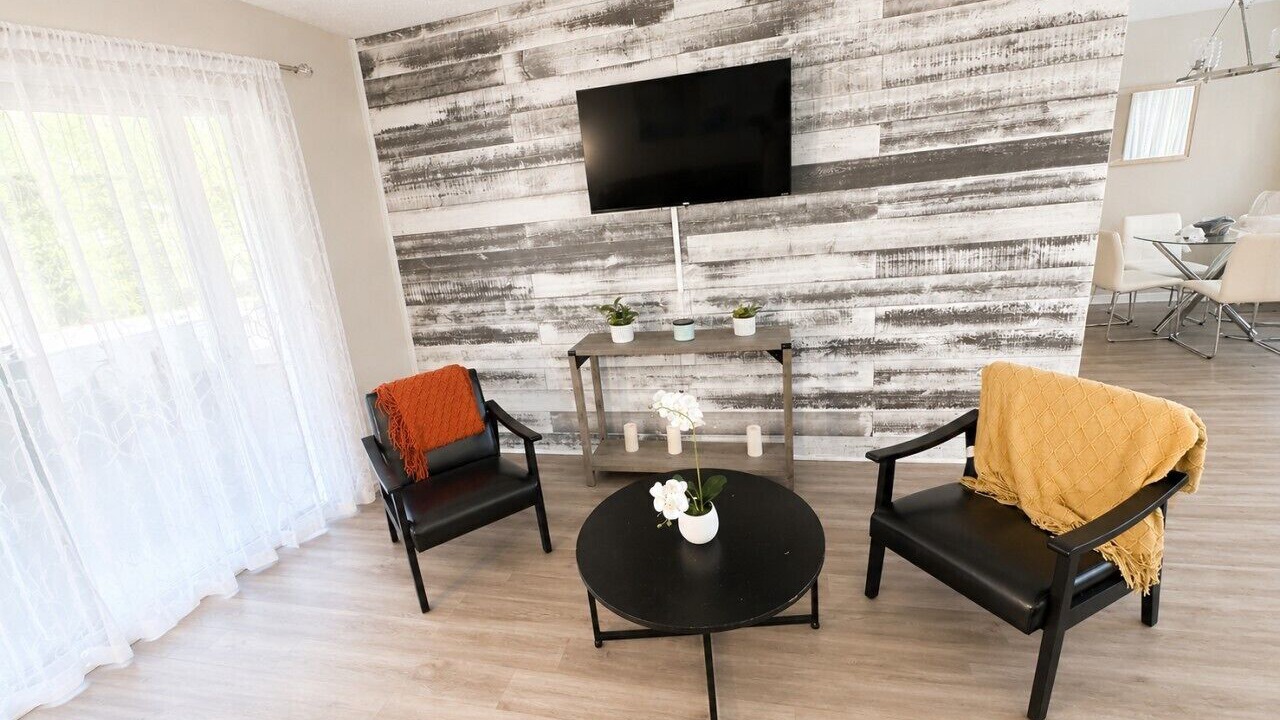 Photo of Livingroom in Westside