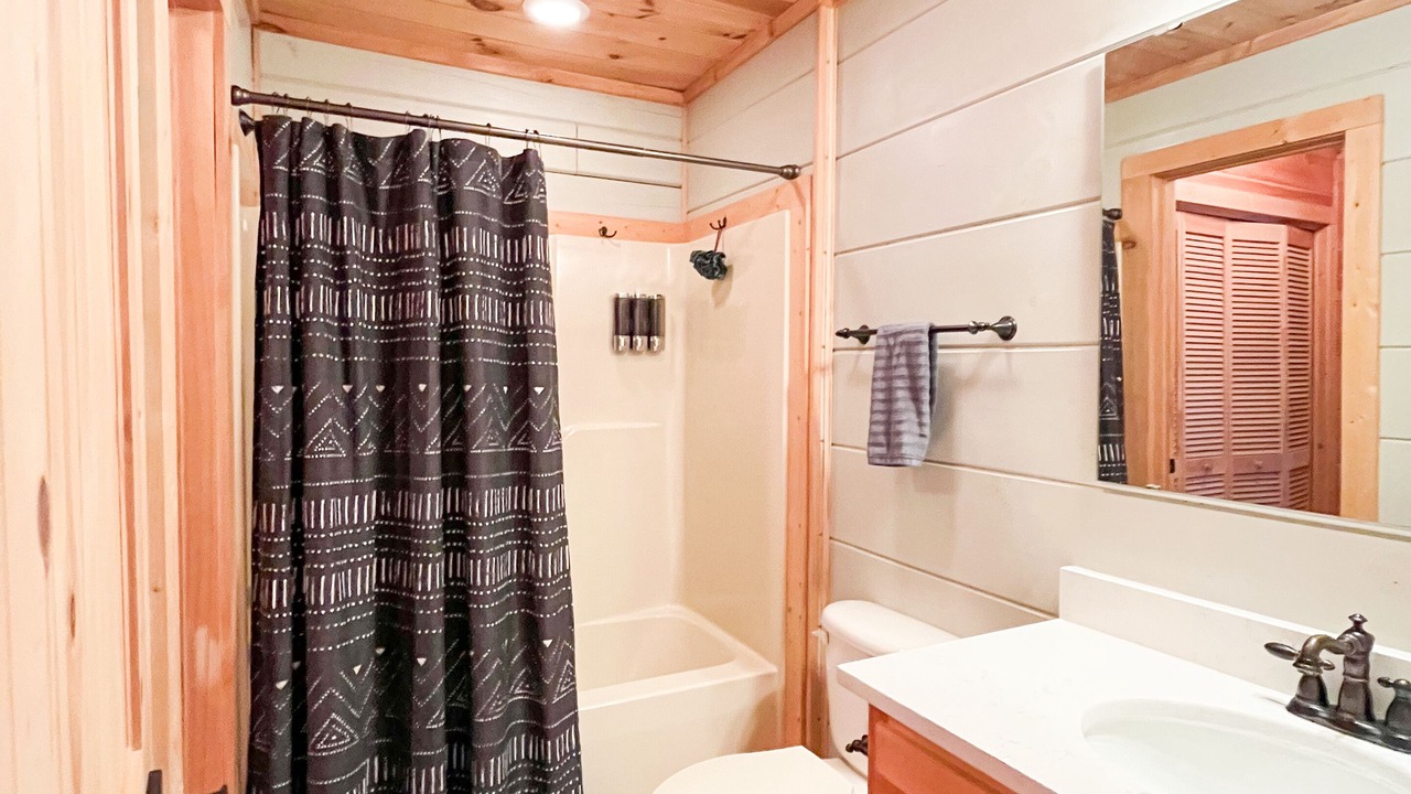 Photo of Bathroom in Saxony Forest