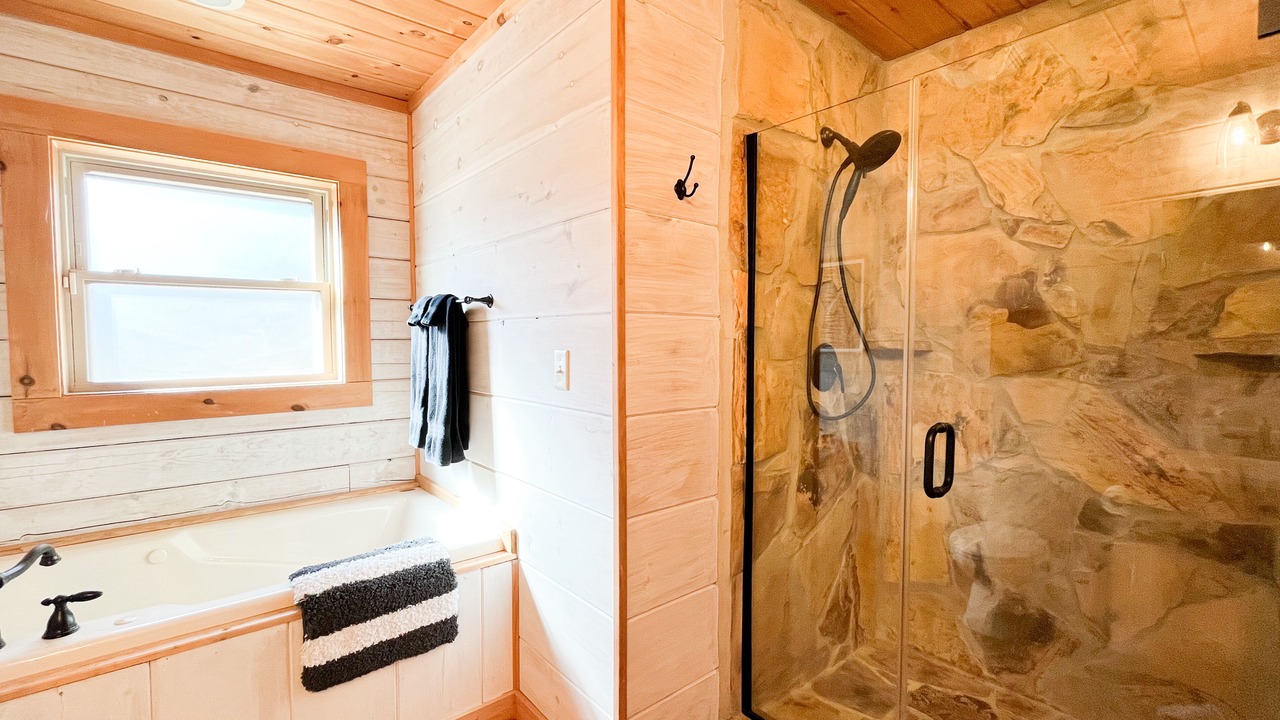 Photo of Bathroom in Saxony Forest