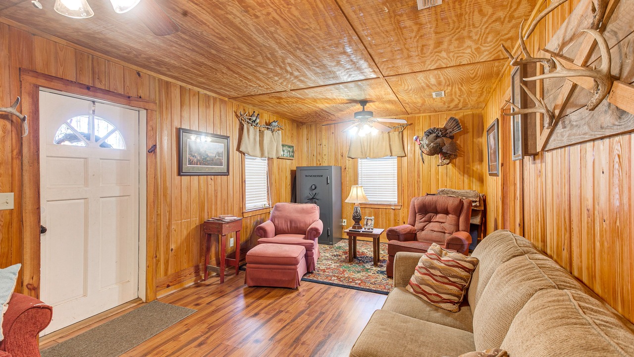 Photo of Livingroom in Wray