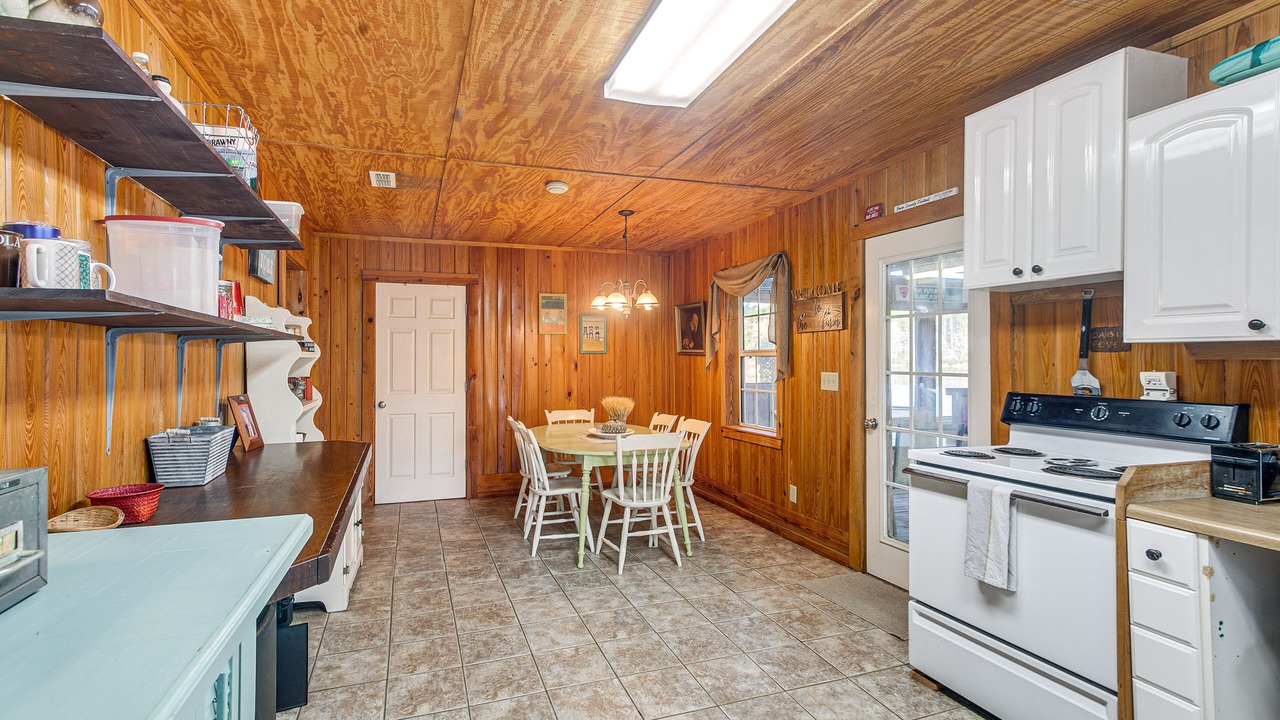 Photo of Kitchen in Wray