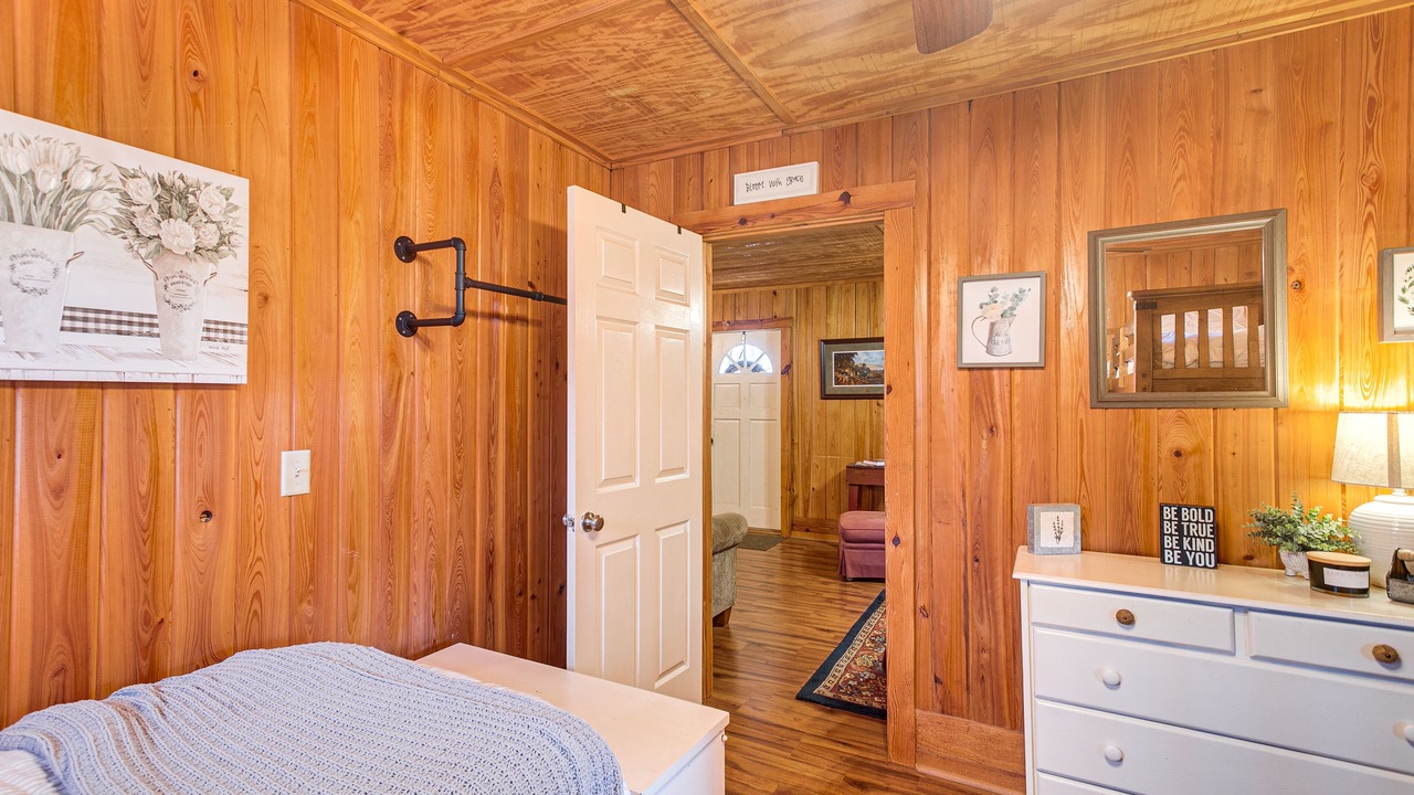 Photo of Bedroom in Wray