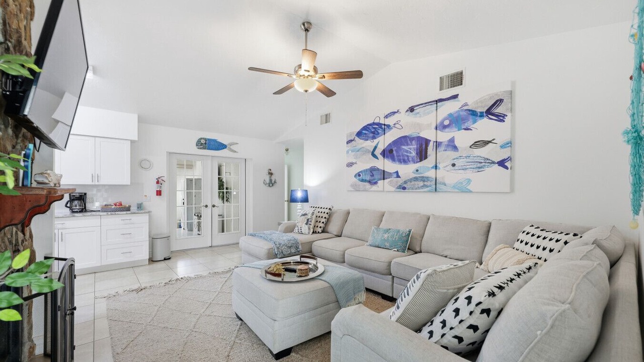 Photo of Livingroom in Belair Bayou