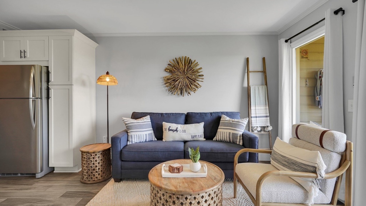 Photo of Livingroom in Folly Field
