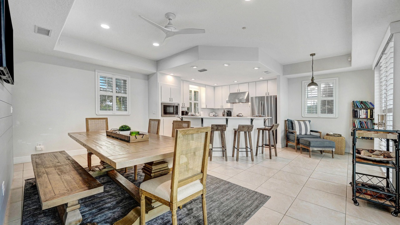 Photo of Bedroom in Sunnyland Beach