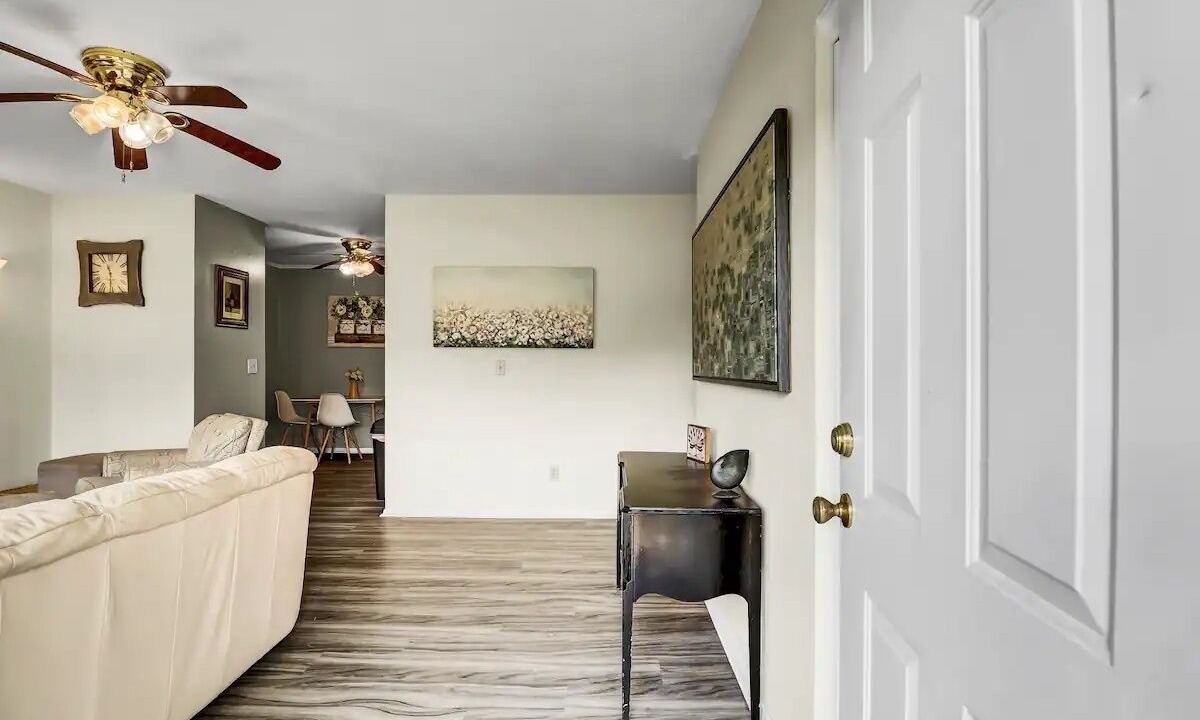 Photo of Livingroom in Goose Creek