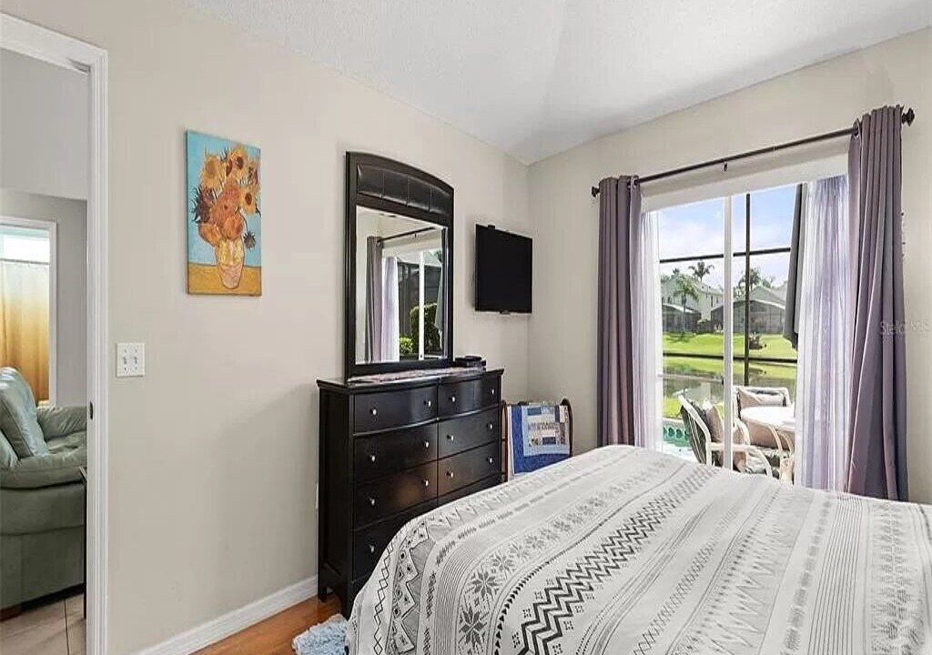 Photo of Bedroom in Lake Berkley