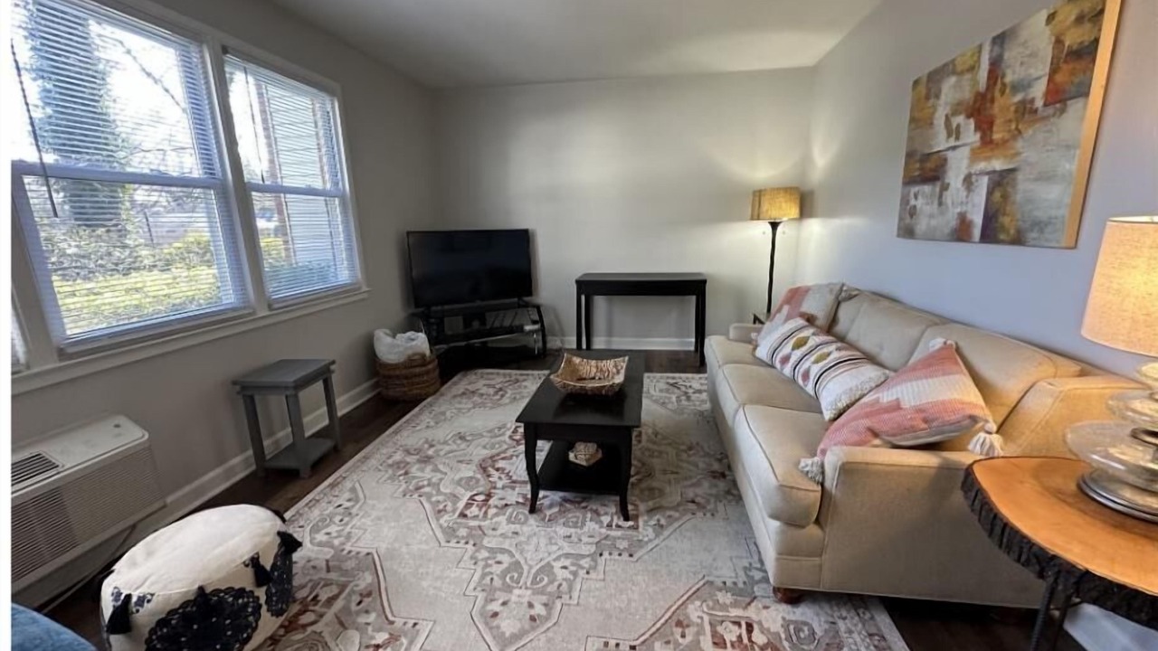 Photo of Livingroom in Southwest Raleigh