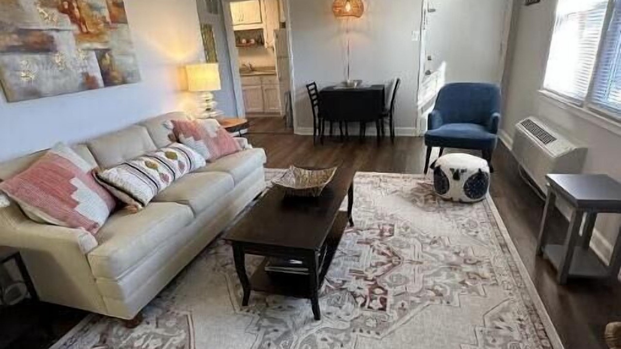 Photo of Livingroom in Southwest Raleigh