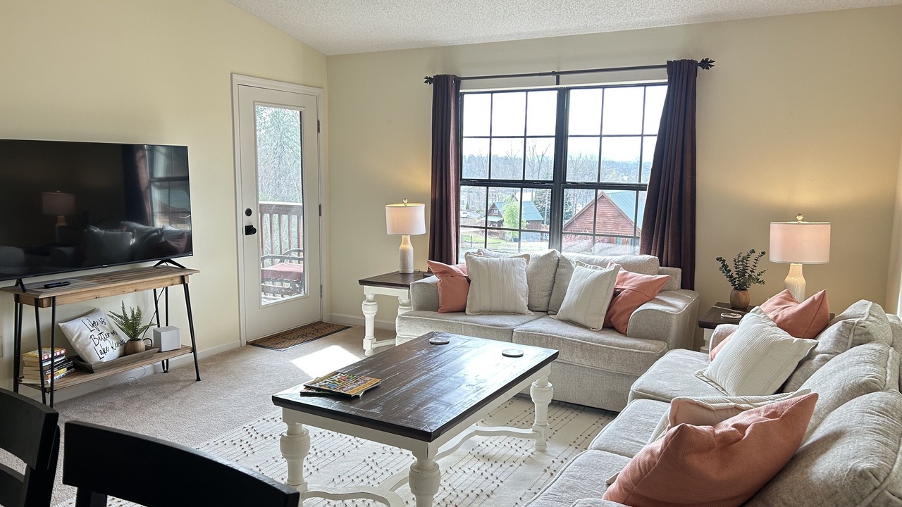 Photo of Livingroom in Six Mile