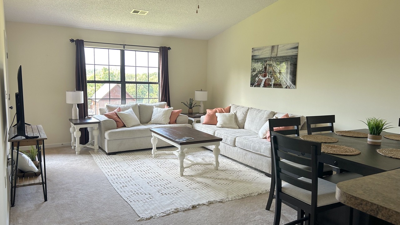 Photo of Livingroom in Six Mile
