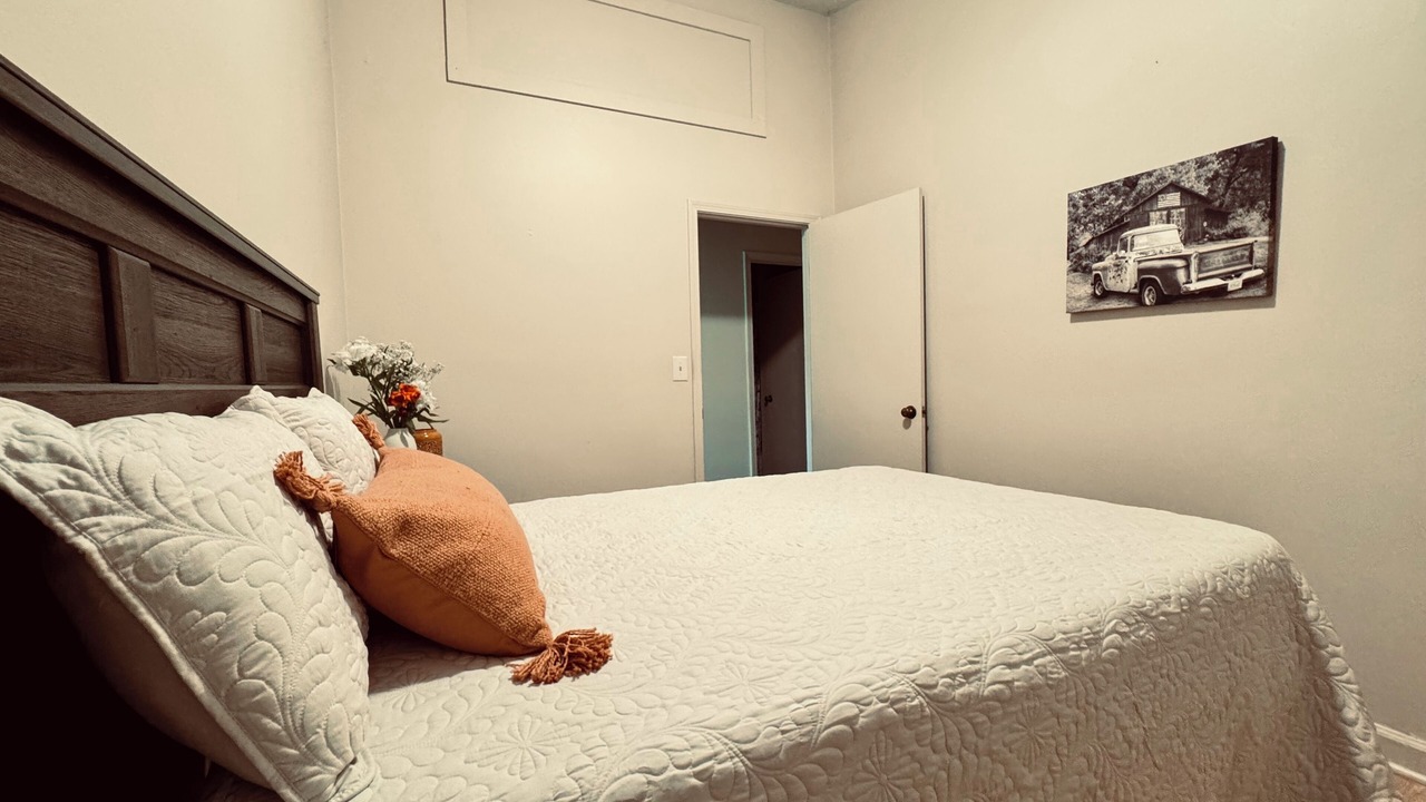 Photo of Bedroom in Utica